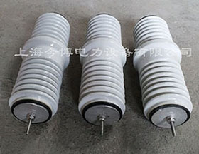 高低壓穿牆套管小電流（liú）陶瓷套管低電流圓棒（bàng）型瓷套（tào）